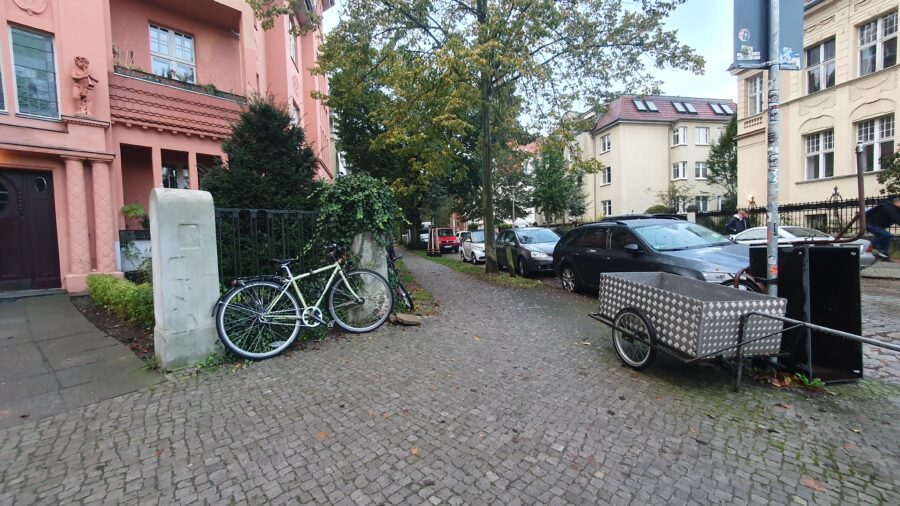 Nansenstraße Potsdam mit Sitzbank